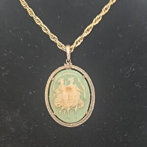 Green Cameo Pendant Necklace with Gold-Tone Rope Frame